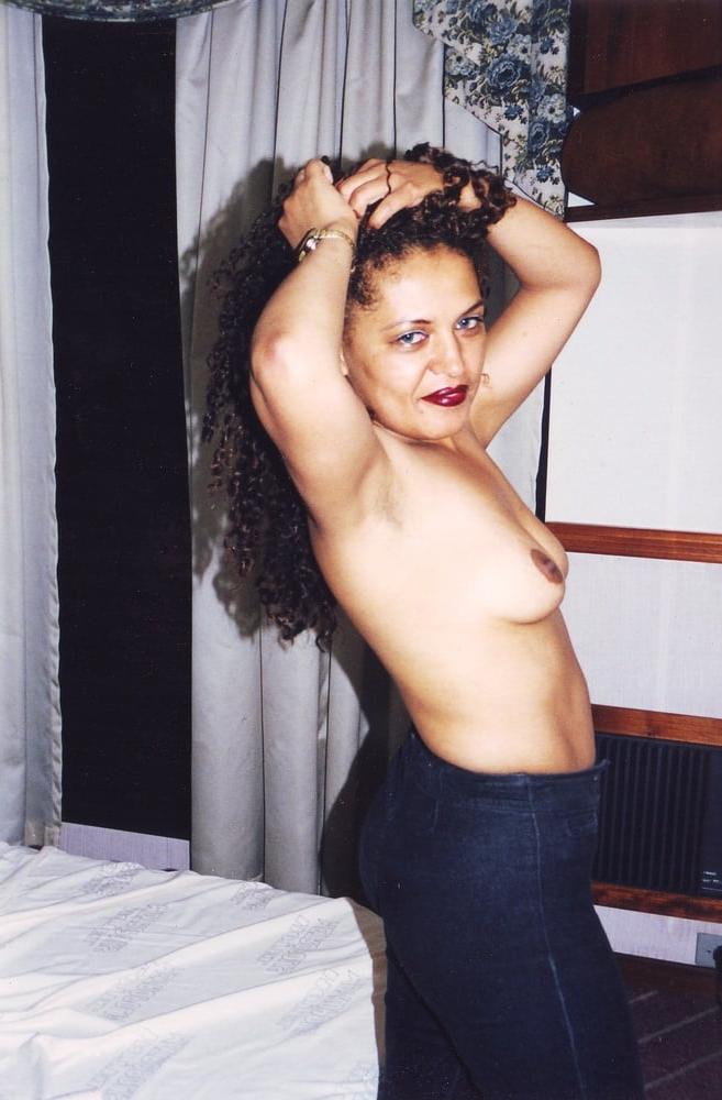 25P Brazilian married whore