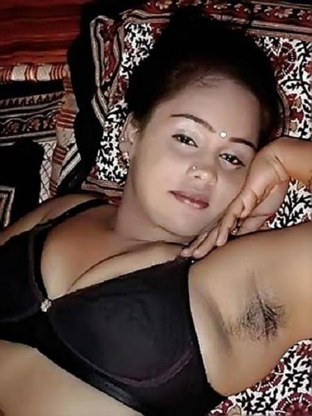 25P Hairy armpits with bra