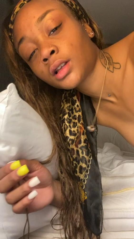 25P Sexy Ass FaceSitting