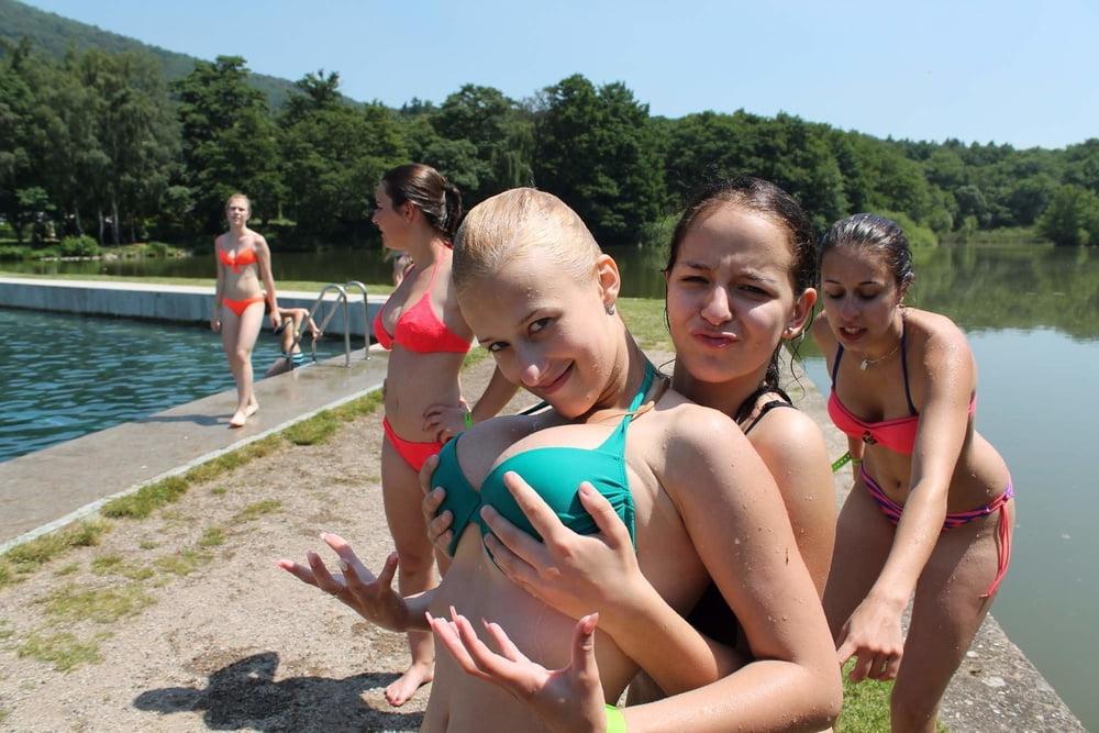 25P Nice Amateur Girls Beached 11
