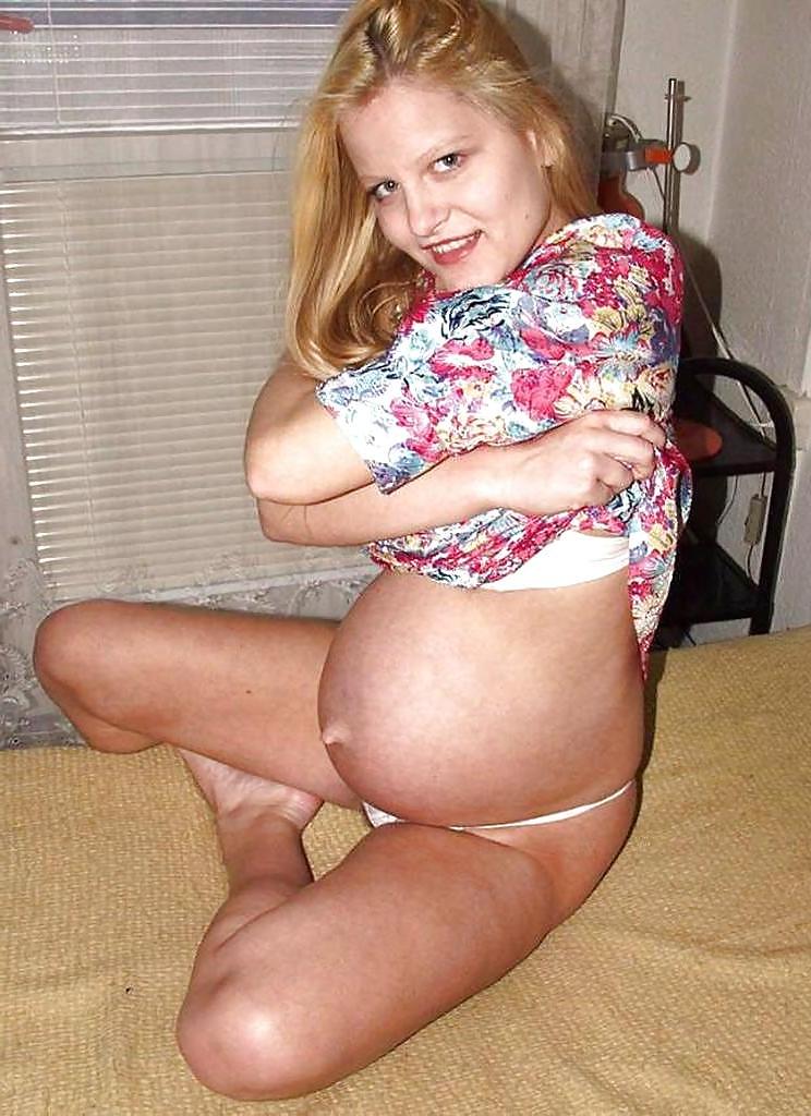20P Sexy Blonde Pregnant