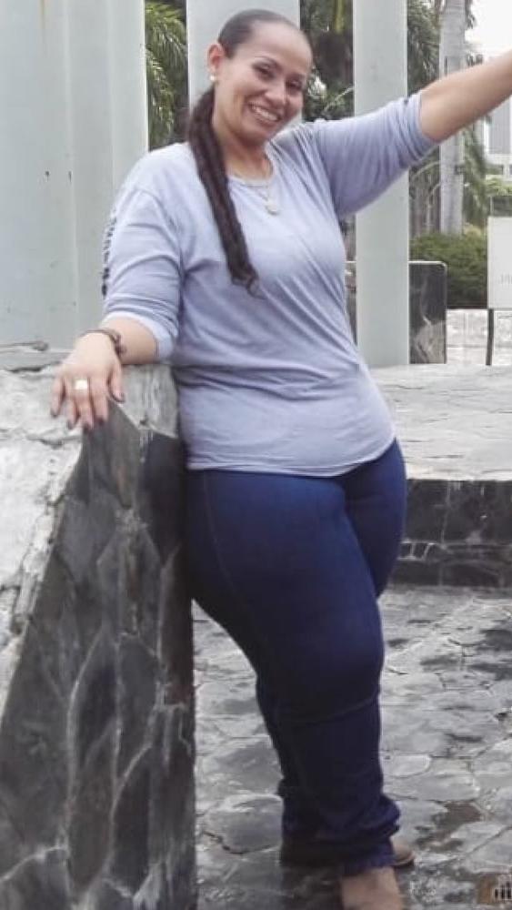 25P Mega thick comlombian milf