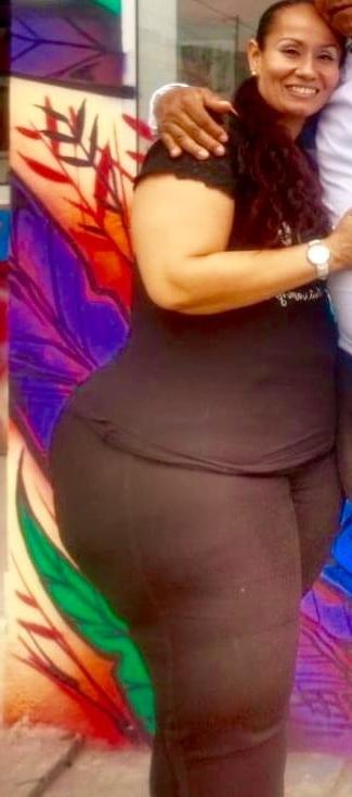 25P Mega thick comlombian milf