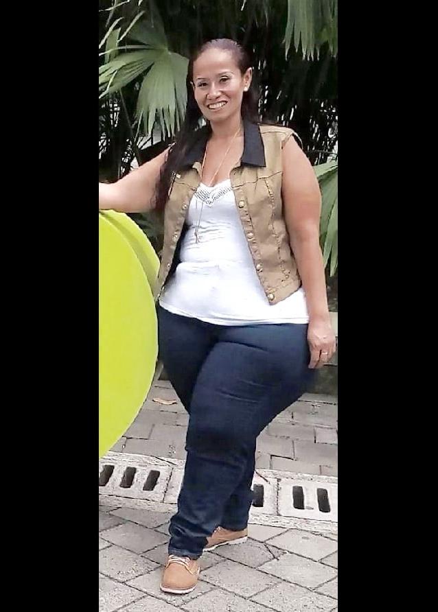 25P Mega thick comlombian milf