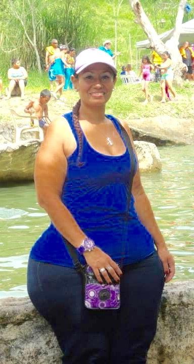 25P Mega thick comlombian milf