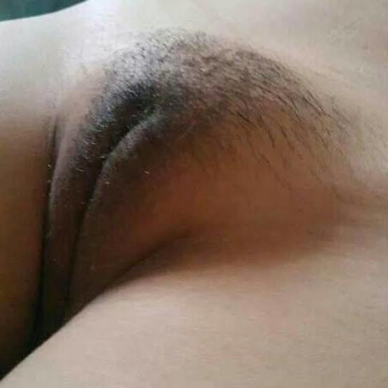 25P Desi NRI Bhabhi Hairy Big pussy