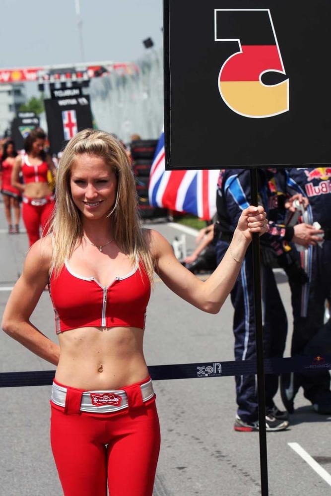 25P Grid girls