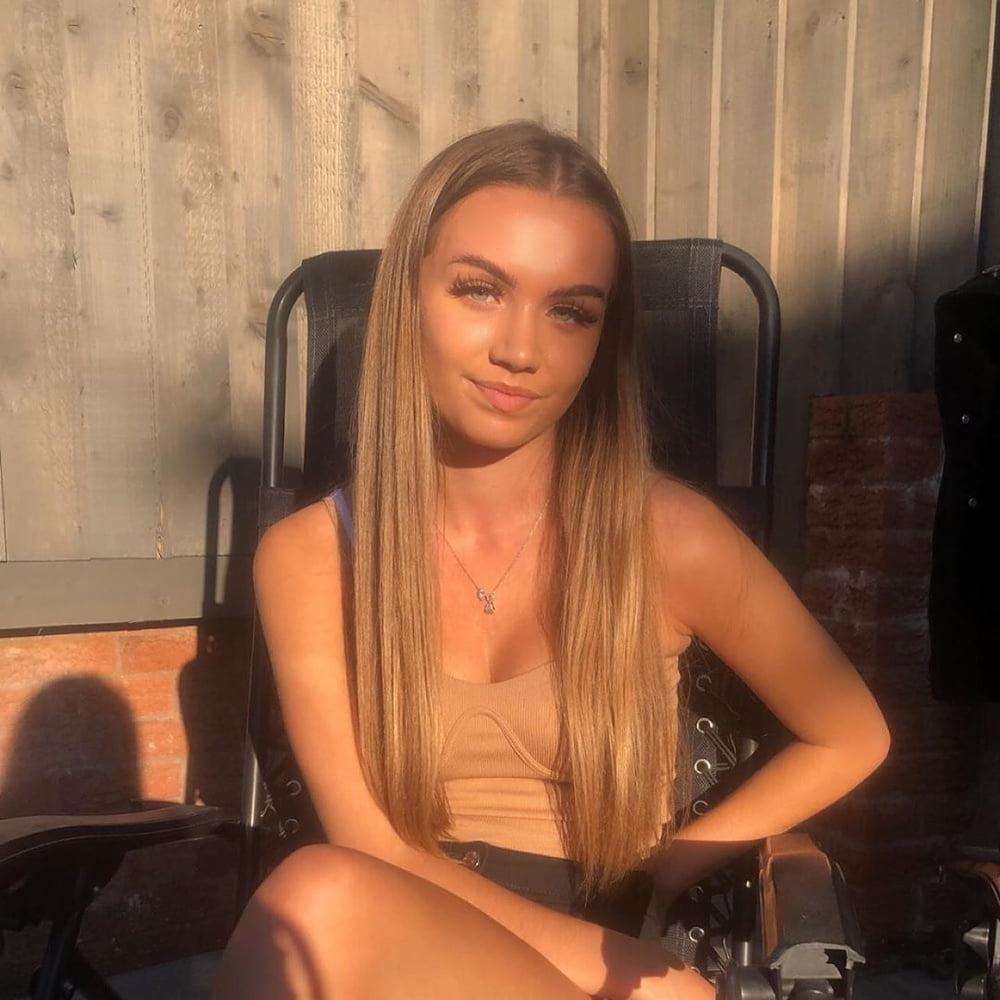 25P 18 yr old tight cunt Nicole