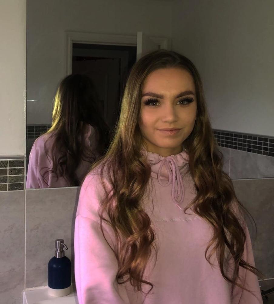 25P 18 yr old tight cunt Nicole