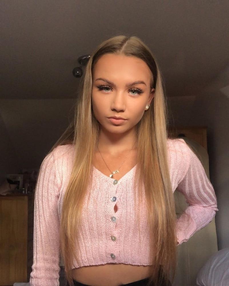 25P 18 yr old tight cunt Nicole