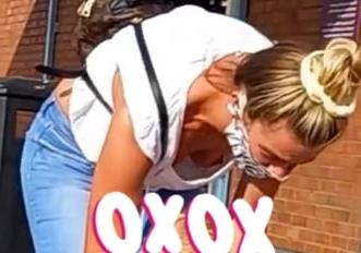 17P Newtownabbey MILF no bra down blouse nipple