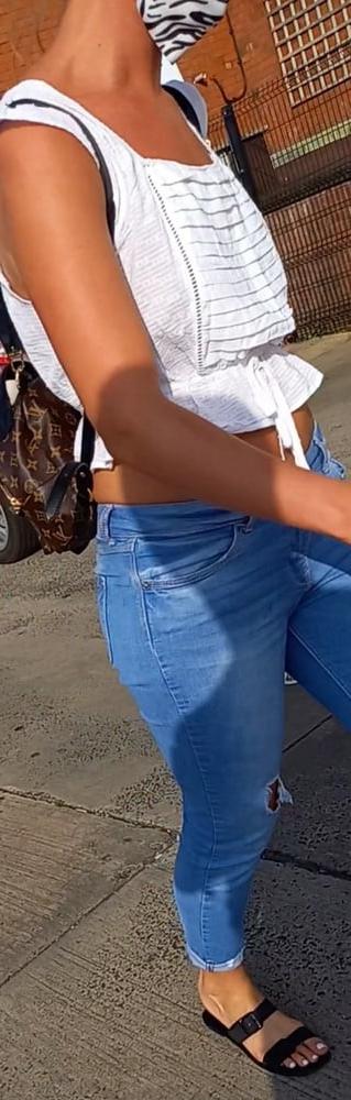 17P Newtownabbey MILF no bra down blouse nipple