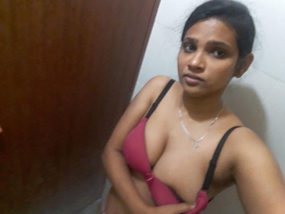 25P Bigboob Banker girlfriend