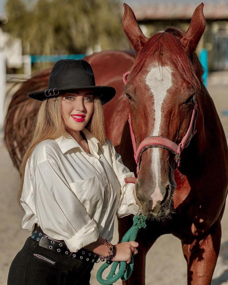 25P Animals Porno girls (Iran) 1