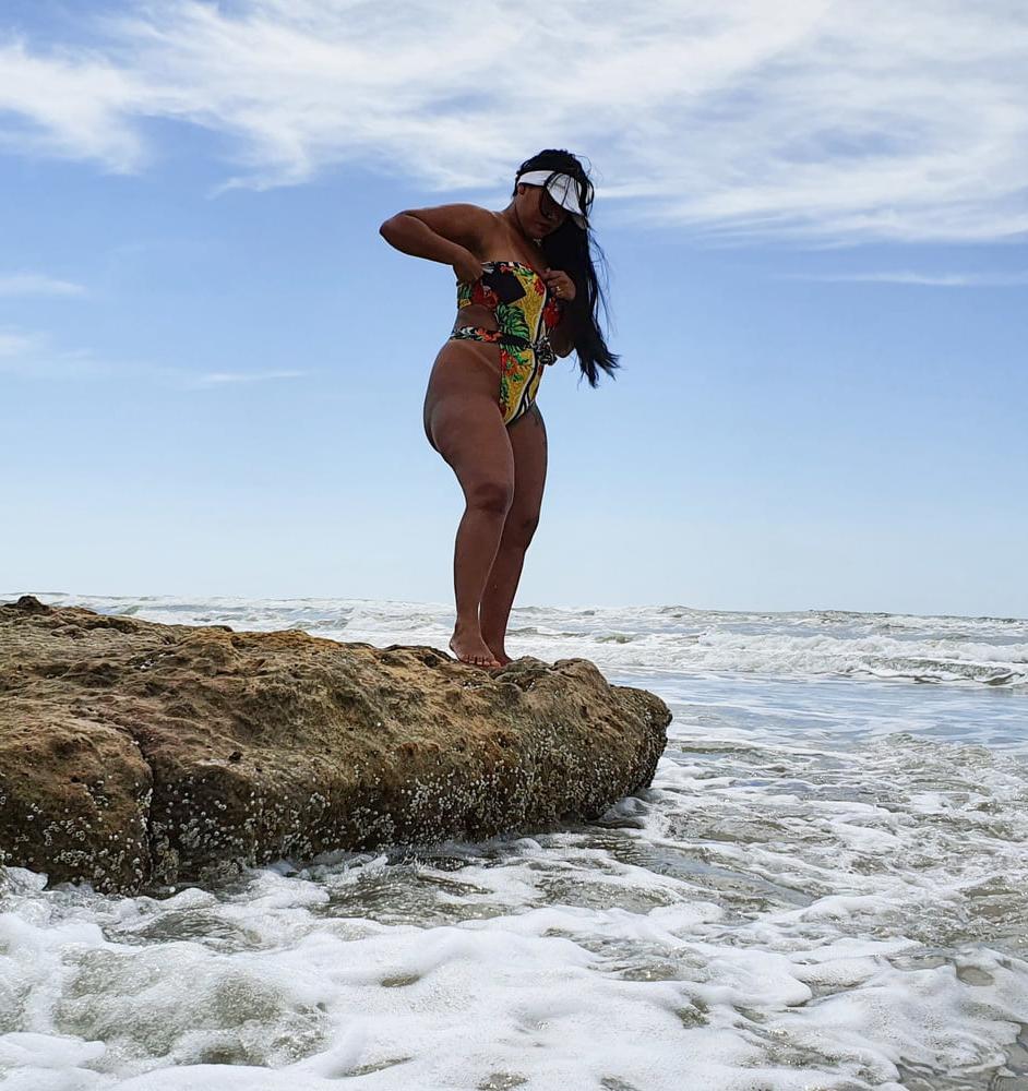 9P Brazilian beach