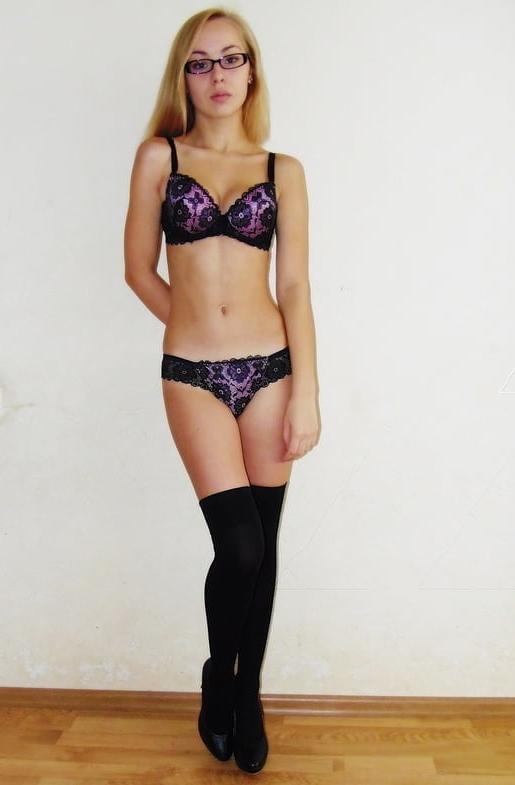 21P Sexy and nerdy girls in glasses