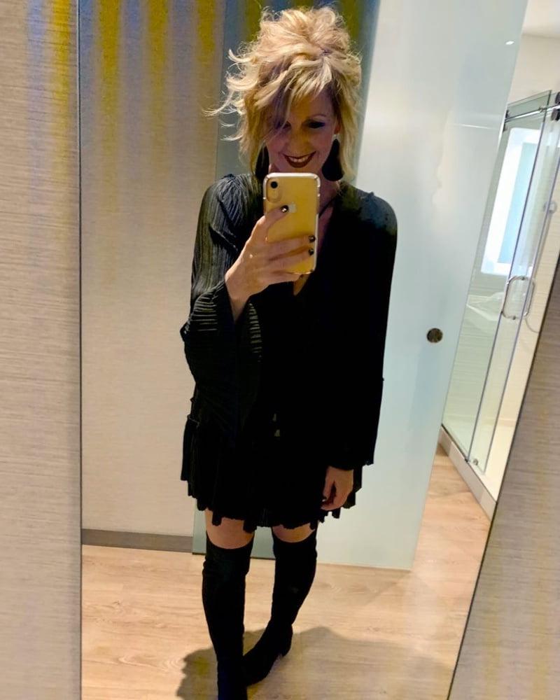 25P Mature blonde cunt Melanie