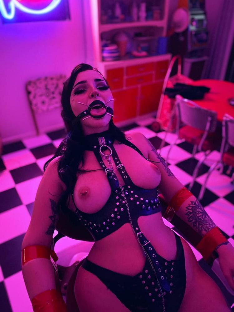 25P Alt Girls 188