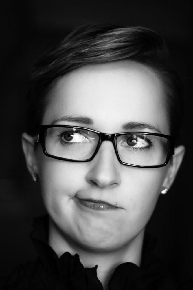 25P Girls in Glasses for Tom