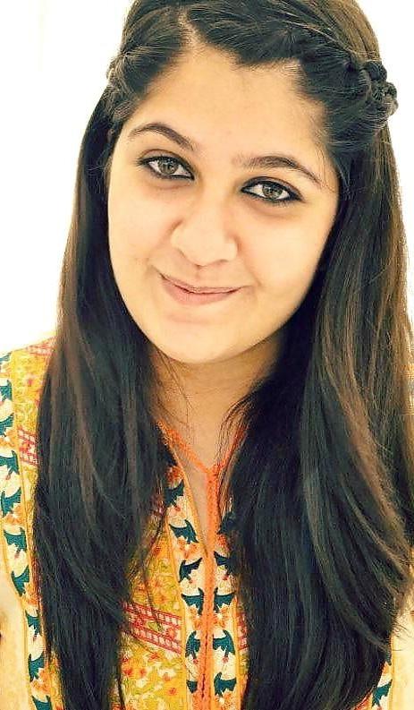 24P Beautiful pakistan girls