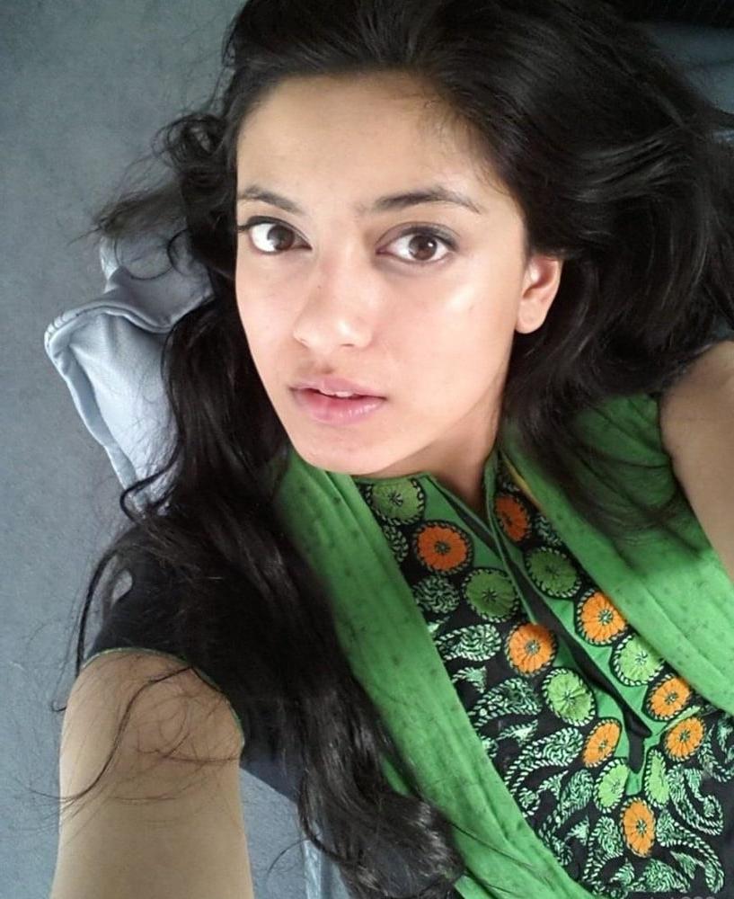 24P Beautiful pakistan girls