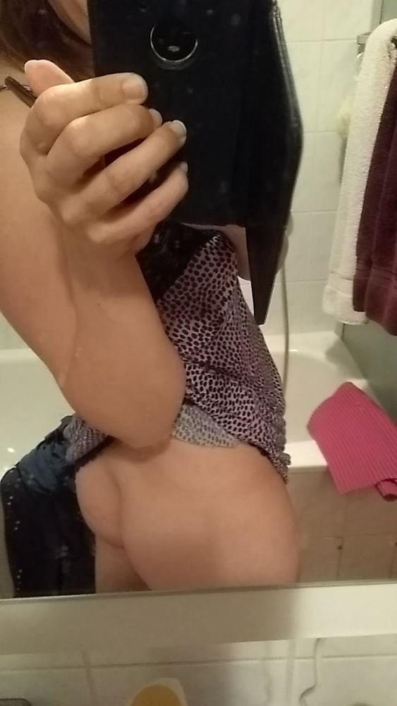 5P girlfriend wants tributes,comments (more pics may be added)