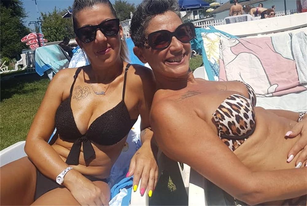 25P Social media bikini girls