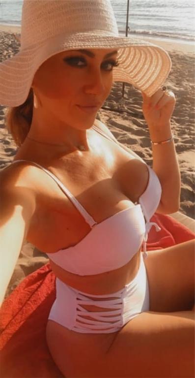 25P Social media bikini girls