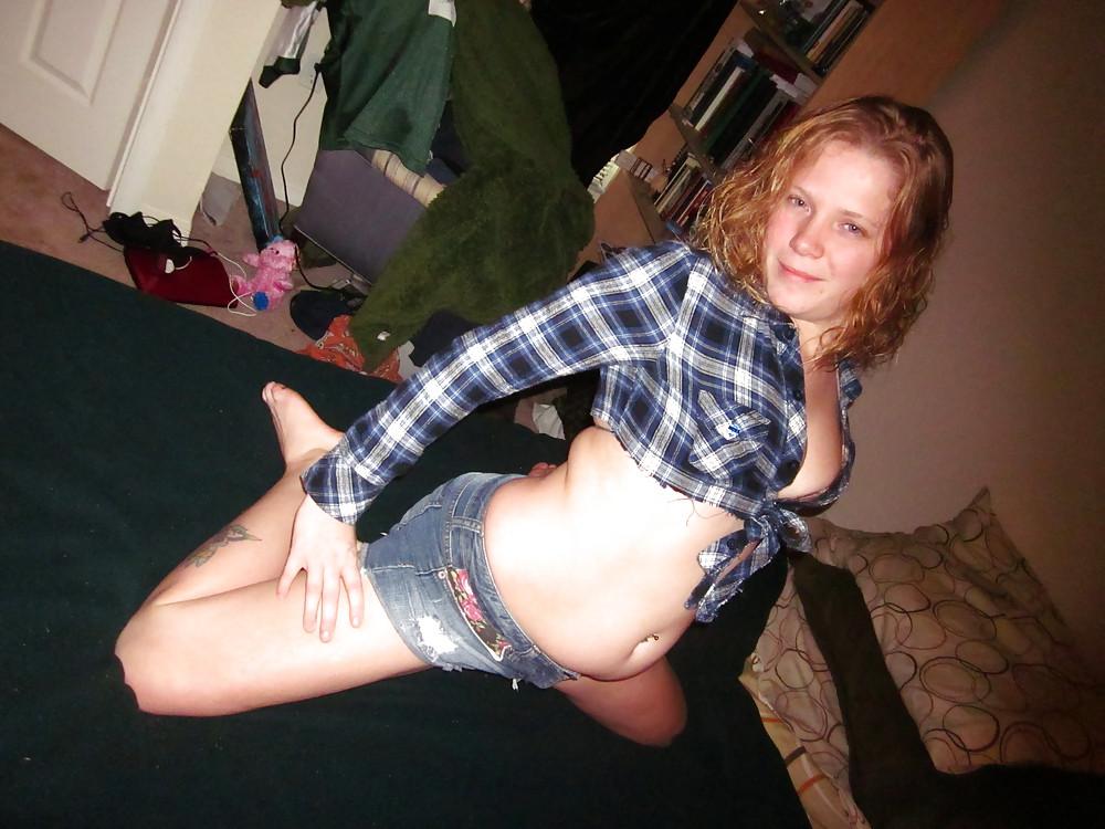 12P White trash Baby, shows off what she wore to the bar