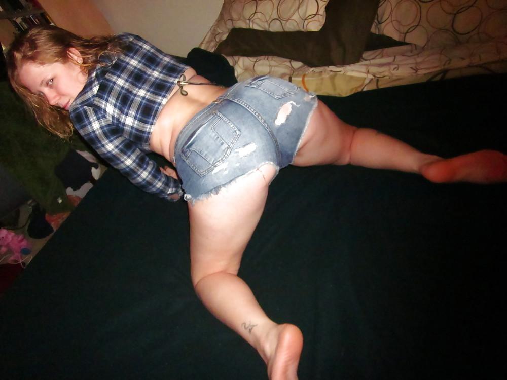 12P White trash Baby, shows off what she wore to the bar