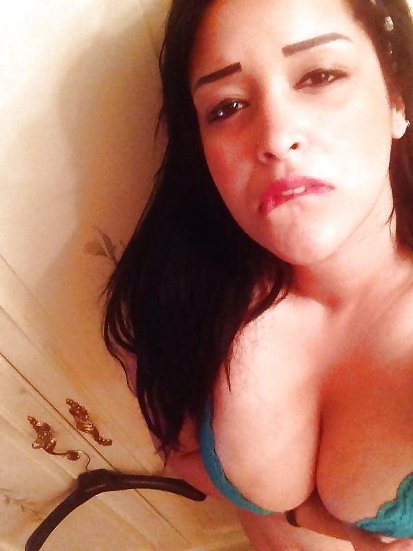 25P Teen girls (Arab) 1
