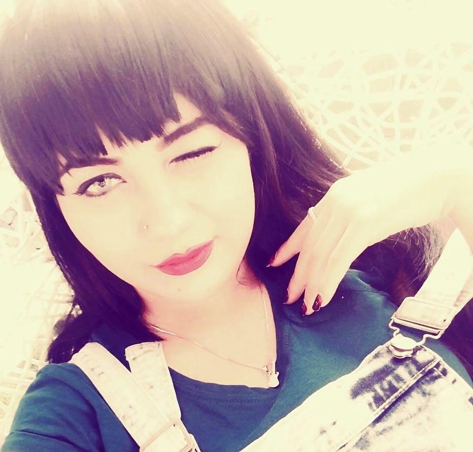 25P Teen girls (Arab) 1