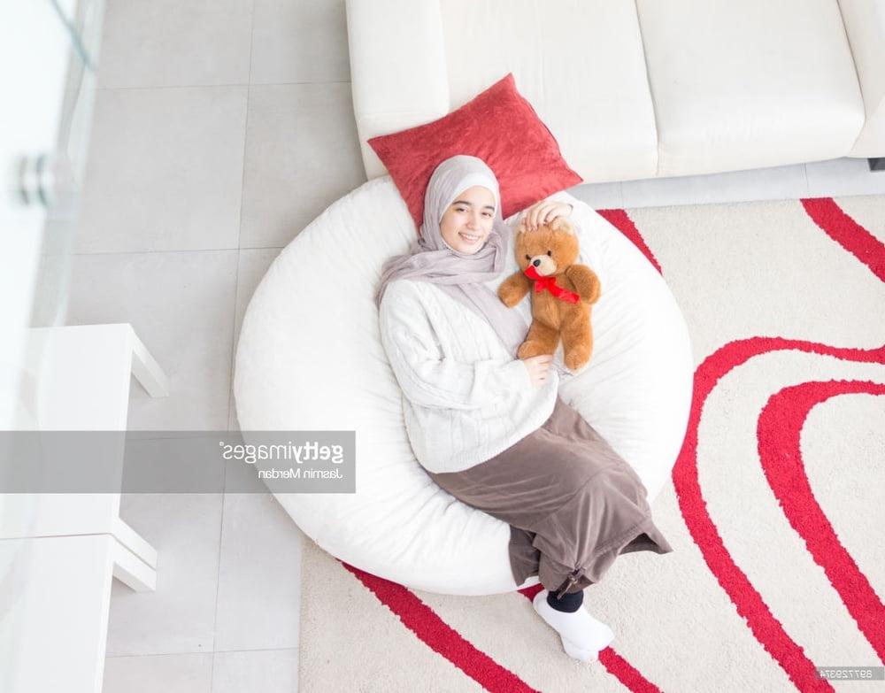 25P Teen girls (Arab) 1