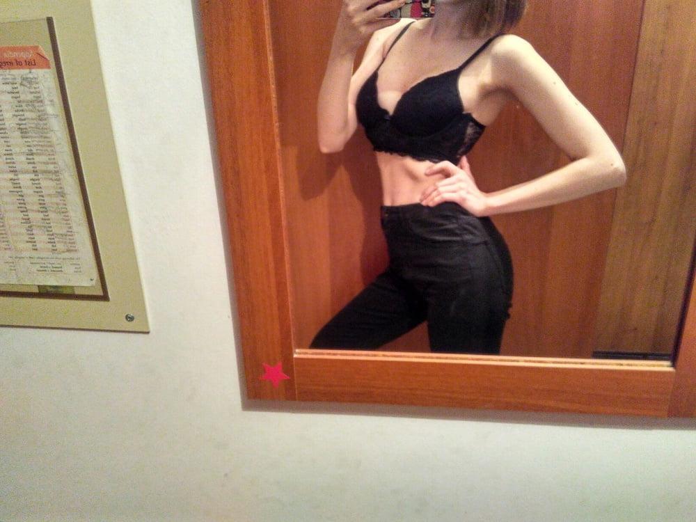 25P Valeria leaked teen selfies