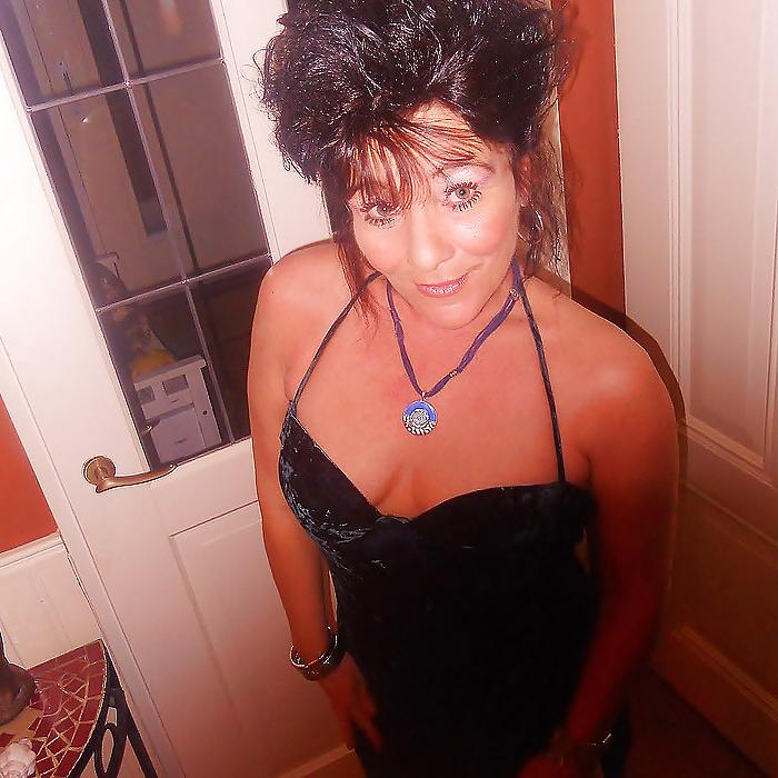25P Who likes to fuck mine mothers girlfriend?