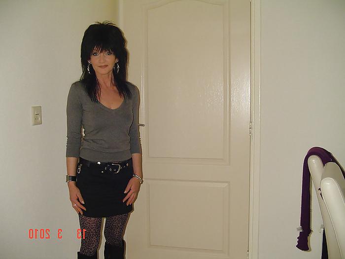 25P Who likes to fuck mine mothers girlfriend?