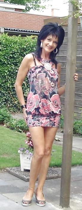 25P Who likes to fuck mine mothers girlfriend?