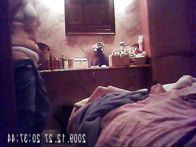 13P Sarah D after a bath, stills from new vid