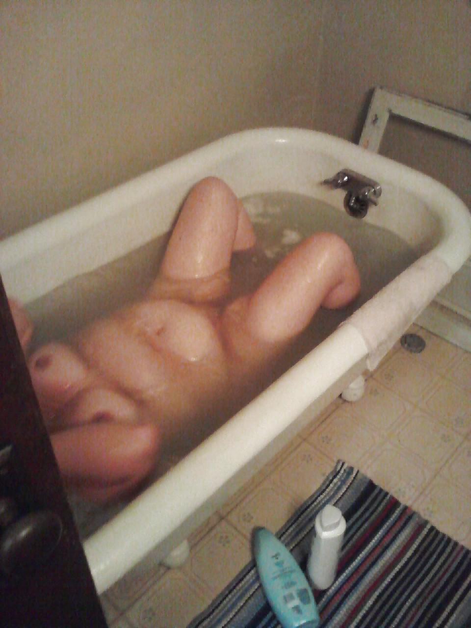 19P Me takin bath