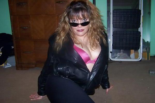 25P MILF'S - Contained Bra Breakers
