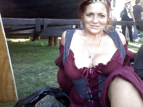 25P MILF'S - Contained Bra Breakers