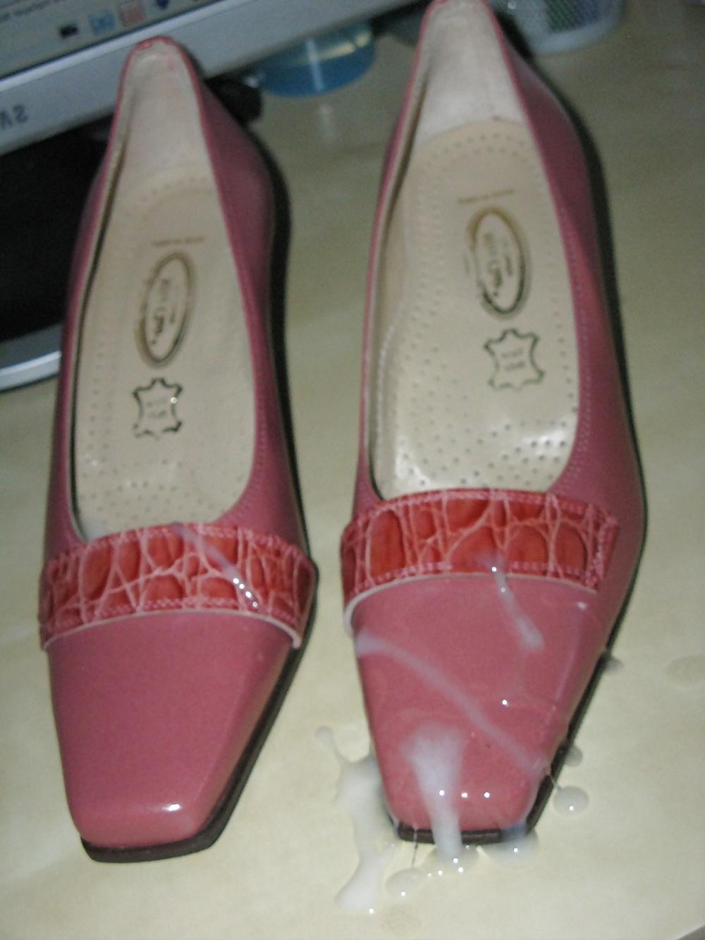 19P Cum on shoes