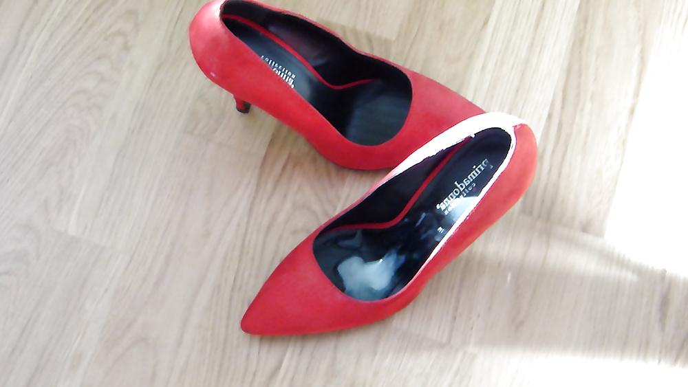 19P Cum on shoes