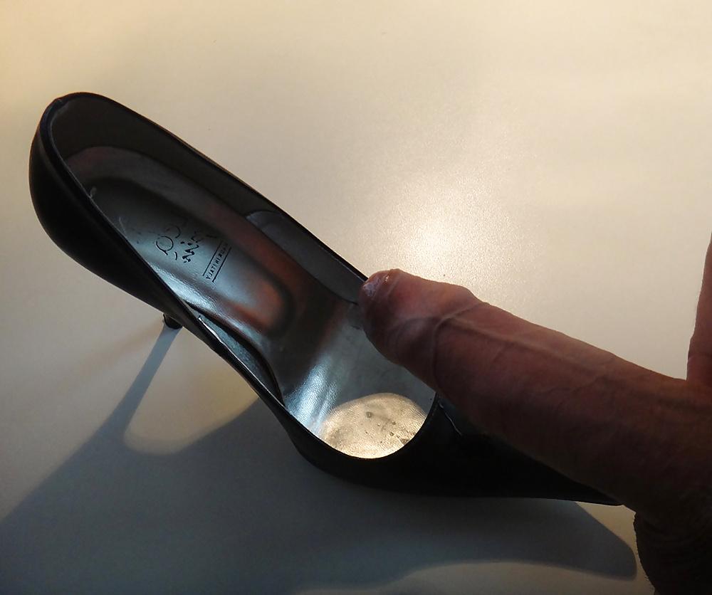 19P Cum on shoes
