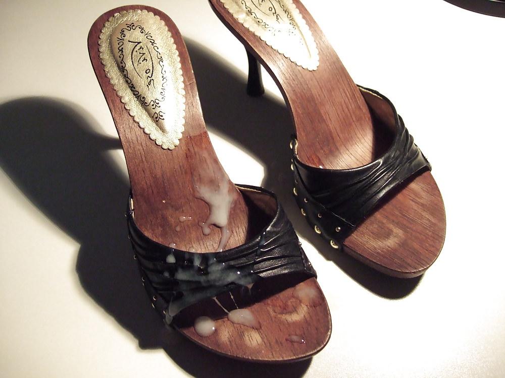 19P Cum on shoes