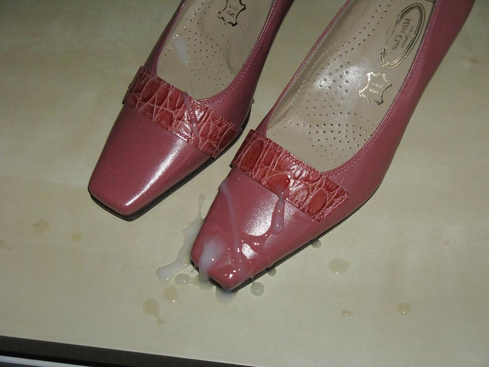 19P Cum on shoes