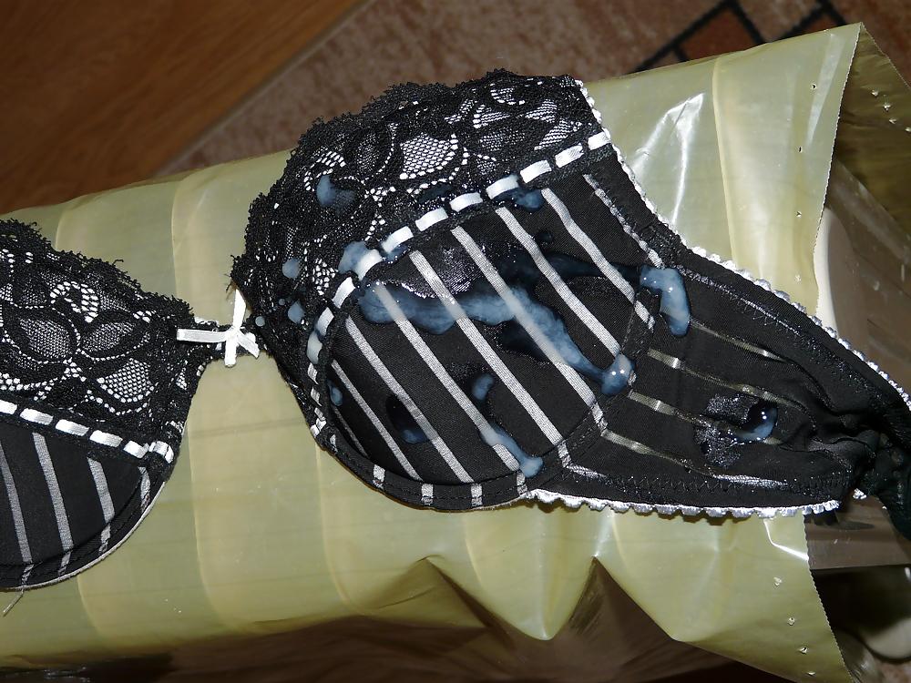 8P My sister's bra