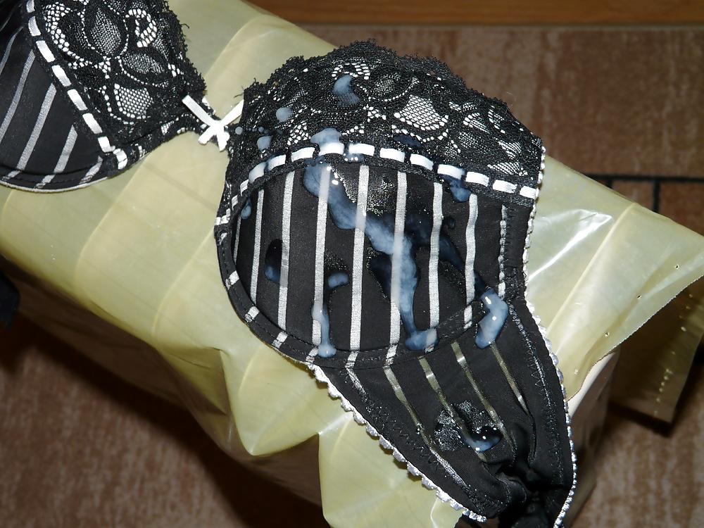 8P My sister's bra