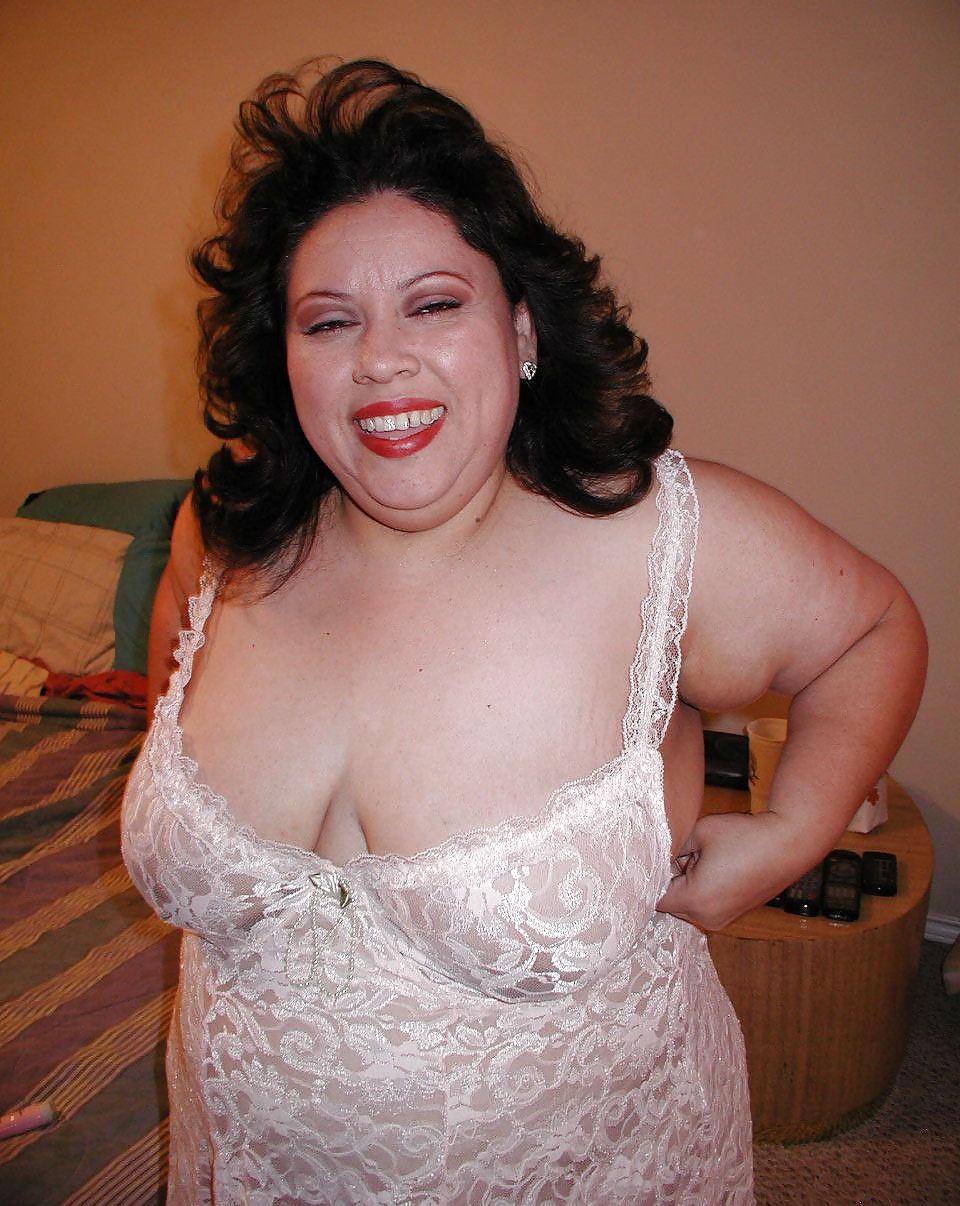 25P Mexican Chica Claudia & SSBBW Boriqua Chica
