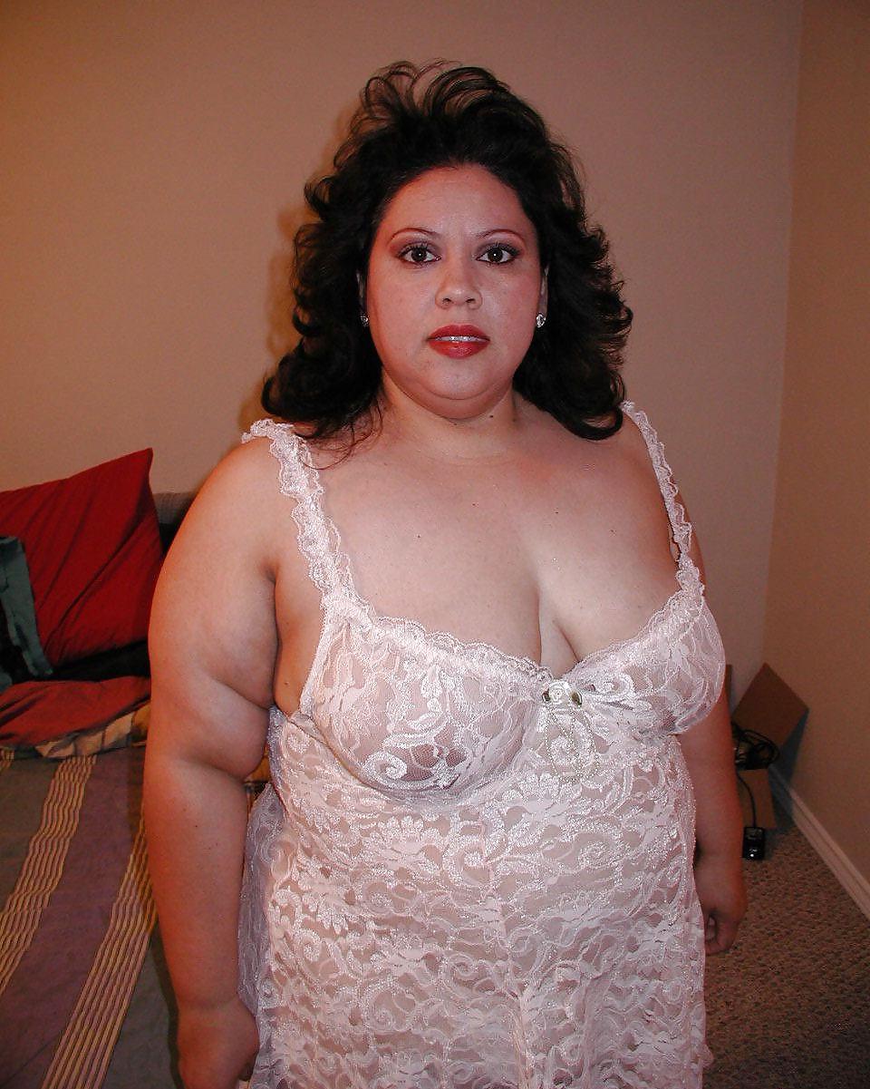 25P Mexican Chica Claudia & SSBBW Boriqua Chica